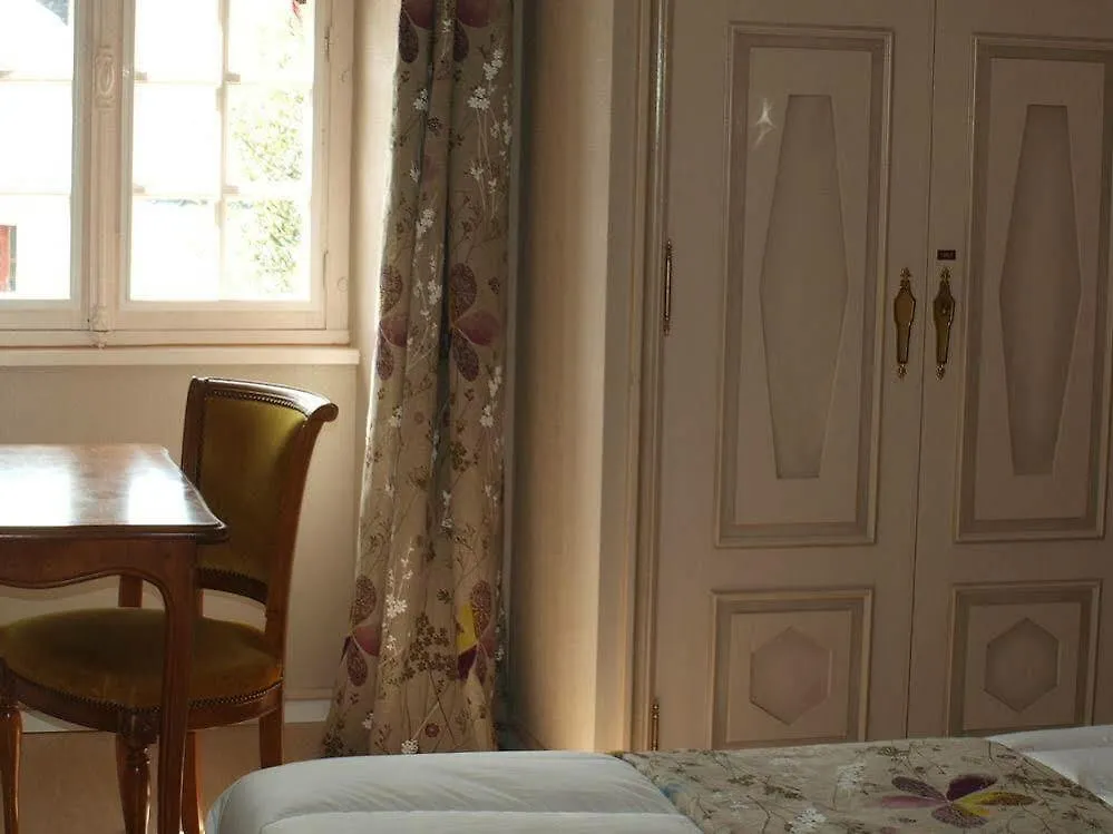 Hotel Les Deux Magots La Roche-Bernard 3*,  France